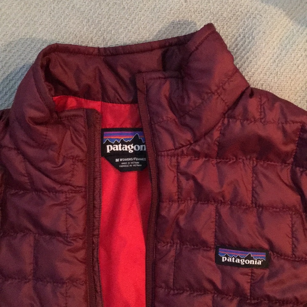 - Patagonia Women’s Nano Puff Jacket M Oxblood